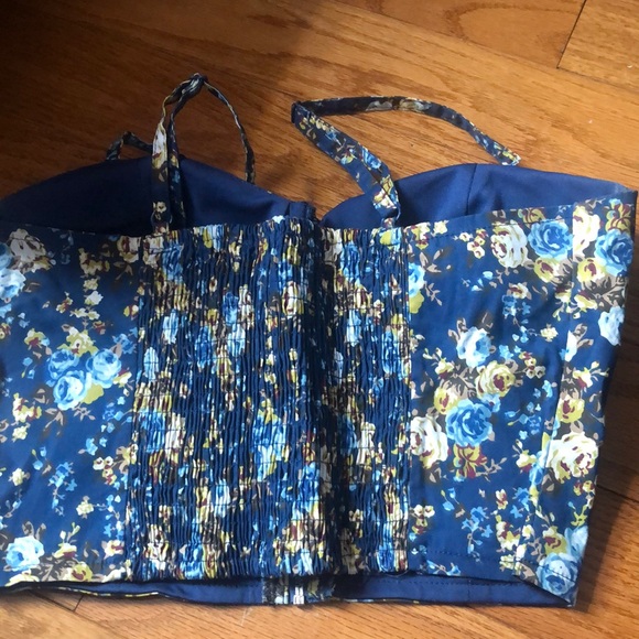 Blue floral crop top - Picture 4 of 5
